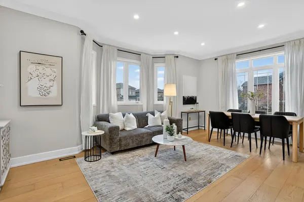 370 Strouds LN, Pickering, ON L1V 7J2