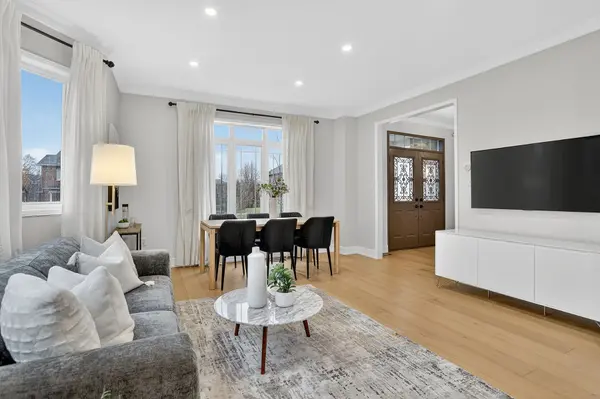 370 Strouds LN, Pickering, ON L1V 7J2