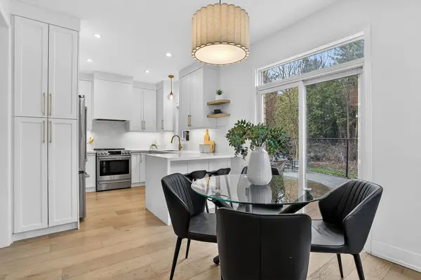 370 Strouds LN, Pickering, ON L1V 7J2