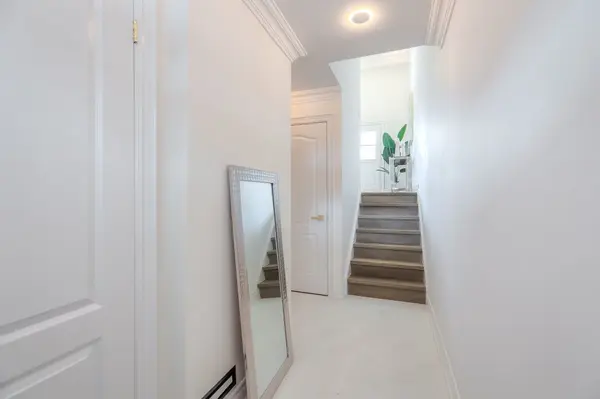 1975 Memory LN #16, Pickering, ON L1V 3M3