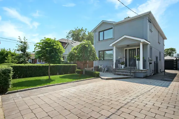 12 Athlone RD, Toronto E03, ON M4J 4H2