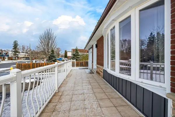 301 Lupin DR, Whitby, ON L1N 1Y5