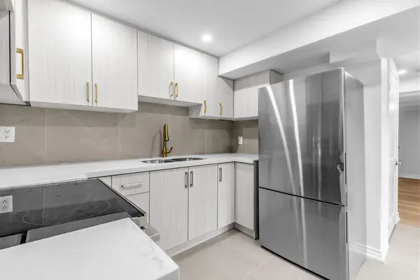 11 Valley Centre DR #Basement, Toronto E11, ON M1X 1K9