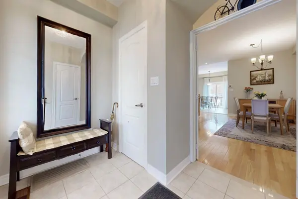 51 Donzi LN, Vaughan, ON L6A 0G8