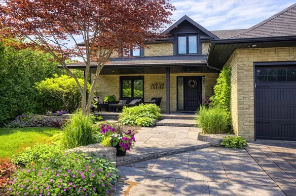 6 Prentice CT, Markham, ON L3R 2X7