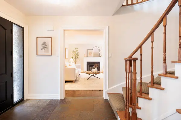 6 Prentice CT, Markham, ON L3R 2X7