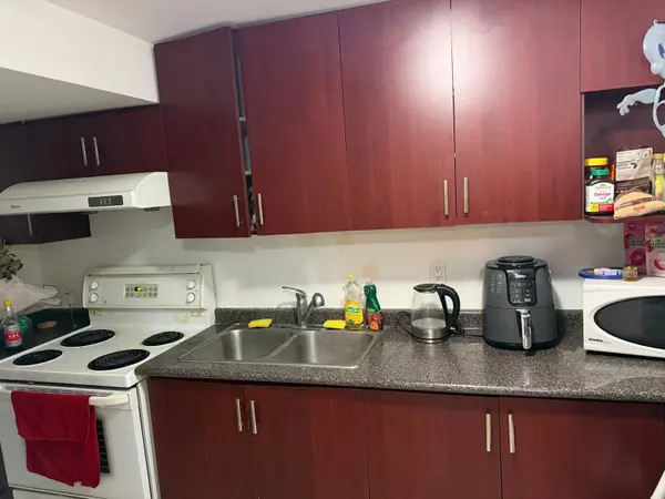 8 Terry Fox ST, Markham, ON L6B 0W1