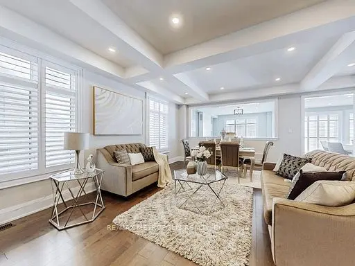 126 Silk Twist DR, East Gwillimbury, ON L9N 0W1