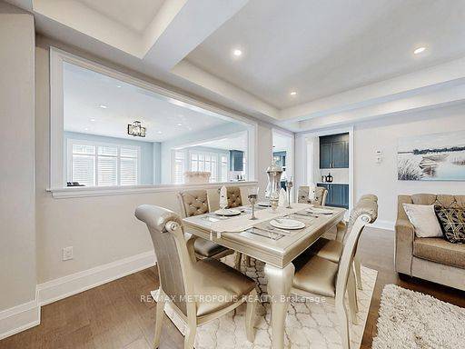 126 Silk Twist DR, East Gwillimbury, ON L9N 0W1