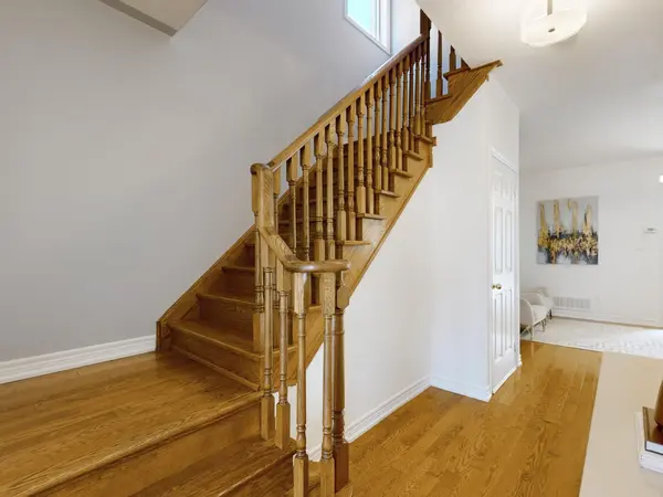 39 Retreat BLVD, Vaughan, ON L4H 0C1