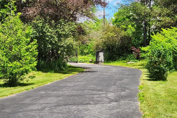 3141 Vivian RD, Whitchurch-stouffville, ON L3Y 4W1