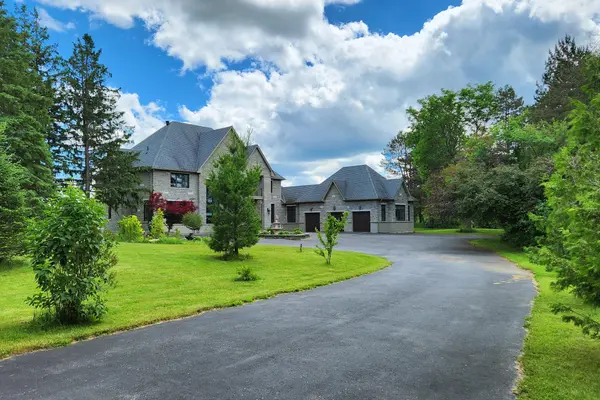 3141 Vivian RD, Whitchurch-stouffville, ON L3Y 4W1