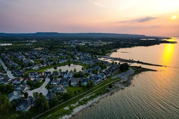 20 Marine View DR, Collingwood, ON L9Y 5A3