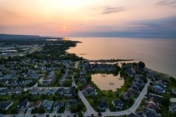 20 Marine View DR, Collingwood, ON L9Y 5A3