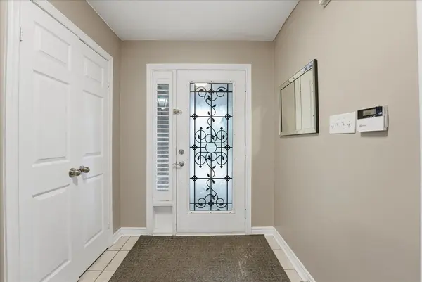 102 Esther DR, Barrie, ON L4N 0V8