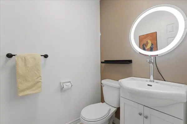 102 Esther DR, Barrie, ON L4N 0V8