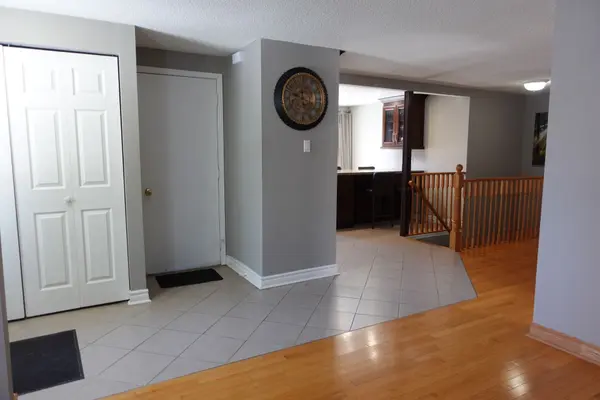 21 Maitland DR, Barrie, ON L4M 5W1