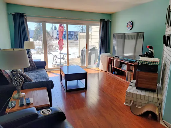 4 Paradise BLVD BLVD #3, Ramara, ON L0K 1B0