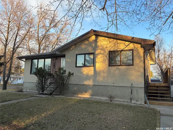 202 Herbert STREET, Maple Creek, SK S0N 1N0