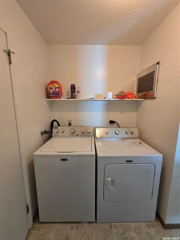 413-415 Calgary STREET, Broadview, SK S0G 0K0