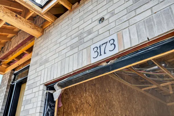 600 Maplehill DR #1, Burlington, ON L7N 2W3