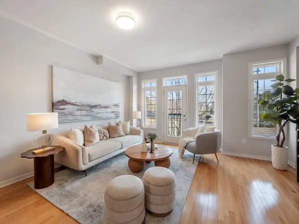 7182 Triumph LN, Mississauga, ON L5N 0C5