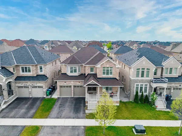 16 Cloncurry ST, Brampton, ON L6P 4G3