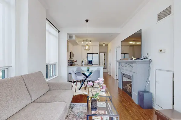 2087 Lake Shore BLVD W #PH7, Toronto W06, ON M8V 4G3