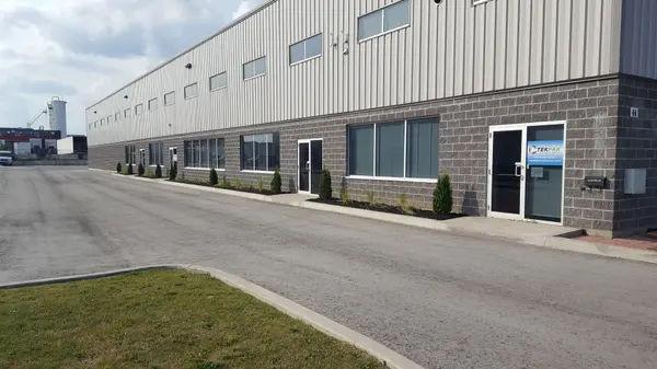 44 DITTON RD, Hamilton, ON L8W 0A9