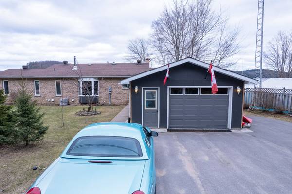 1787 North Baptiste Lake RD, Hastings Highlands, ON K0L 2S0