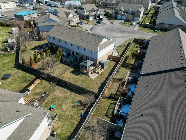 4 Ava CT, Belleville, ON K8P 0B2