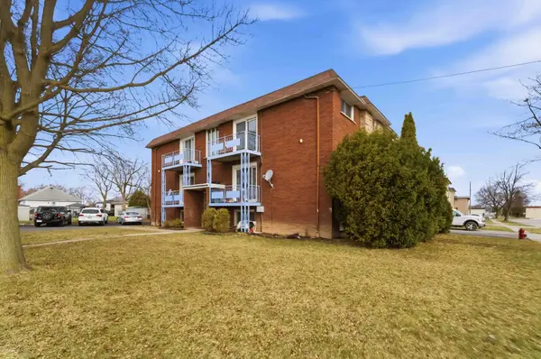 23 Saint Andrews AVE, Welland, ON L3B 1E2