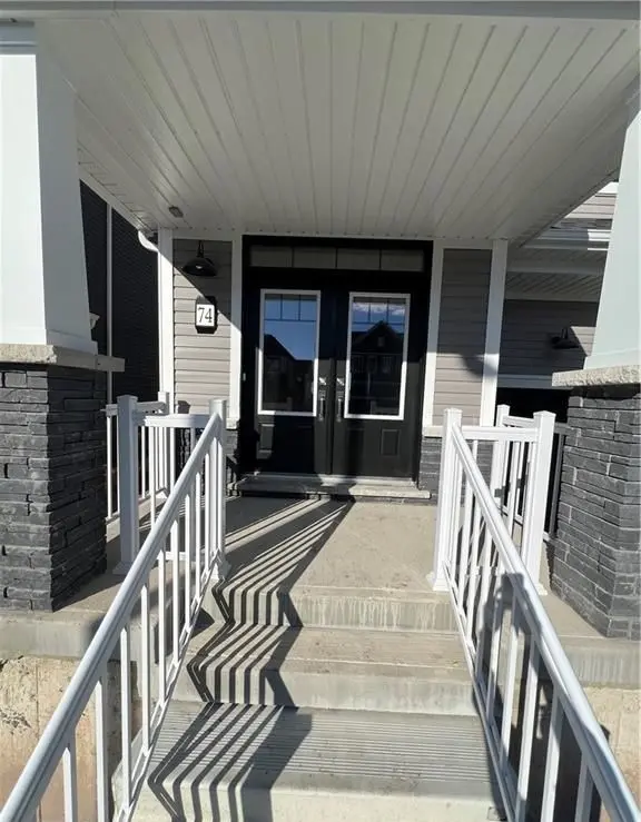 74 Masters ST, Welland, ON L3B 0N4