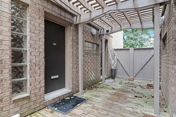 243 Sunnyside AVE #A, Glebe - Ottawa East And Area, ON K1S 0R4