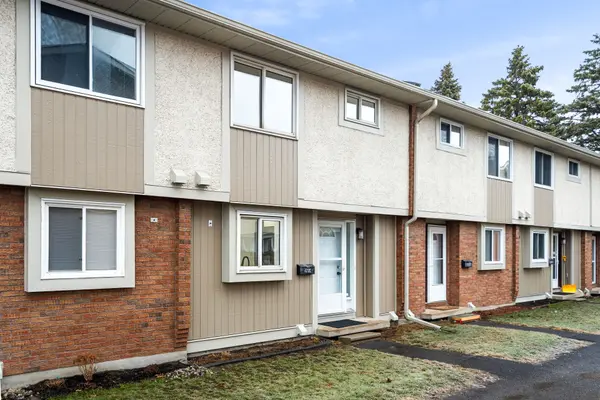 477 Moodie DR #C, Bells Corners And South To Fallowfield, ON K2H 8T7