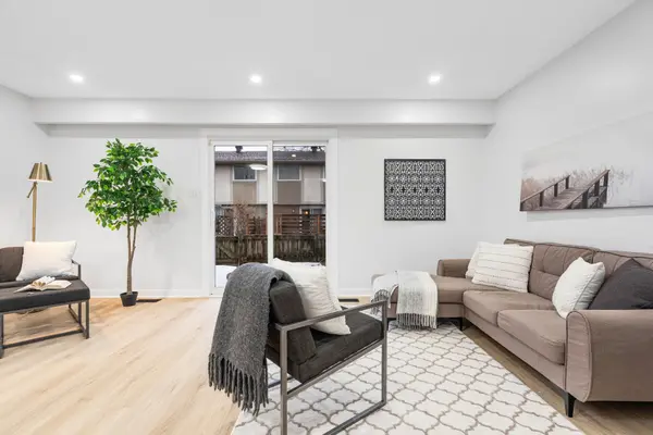 477 Moodie DR #C, Bells Corners And South To Fallowfield, ON K2H 8T7