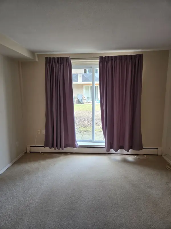 633 Barber AVE N #1, North Perth, ON N4W 1S4