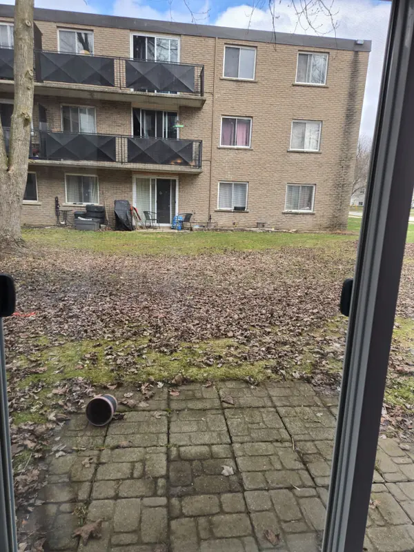 633 Barber AVE N #1, North Perth, ON N4W 1S4