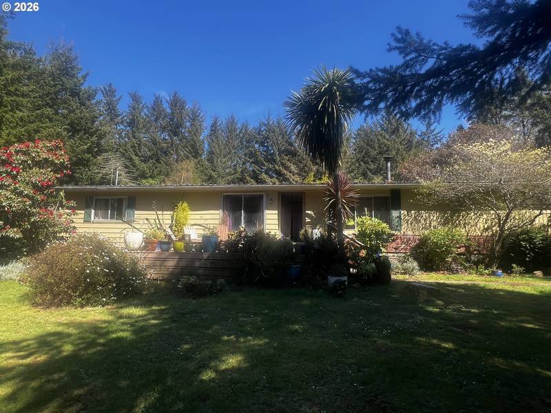 24957 PISTOL RIVER LOOP, Gold Beach, OR 97444