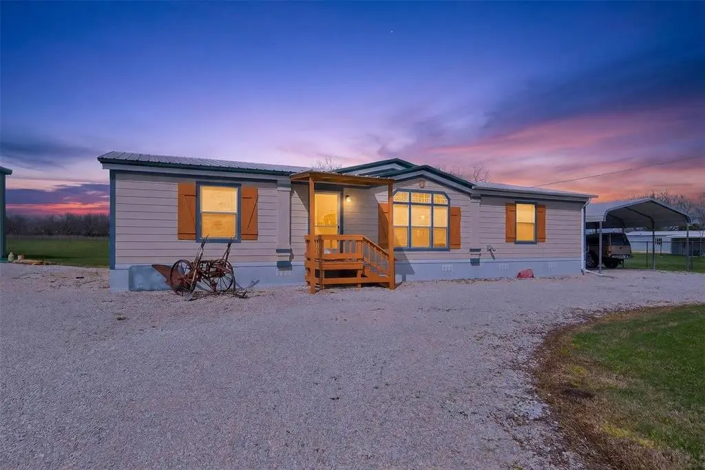 2190 Covey Circle, Sanger, TX 76266