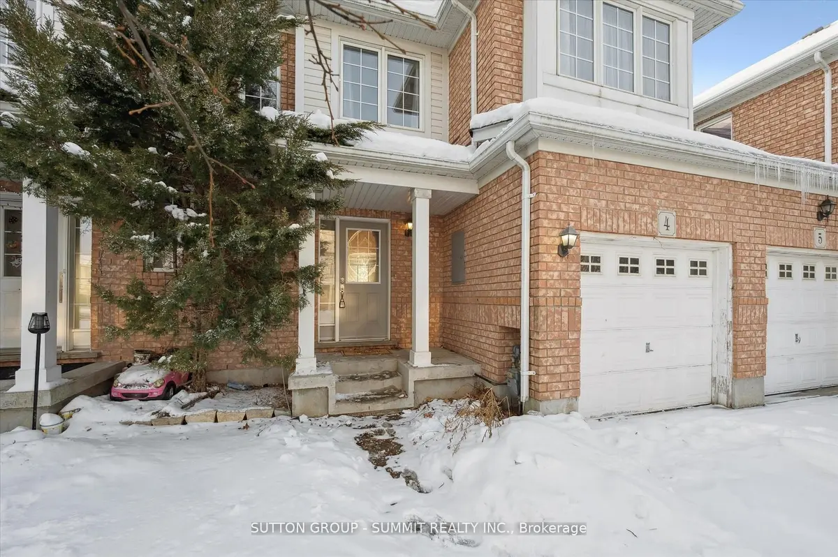 71 Garth Massey DR #4, Cambridge, ON N1T 2G8