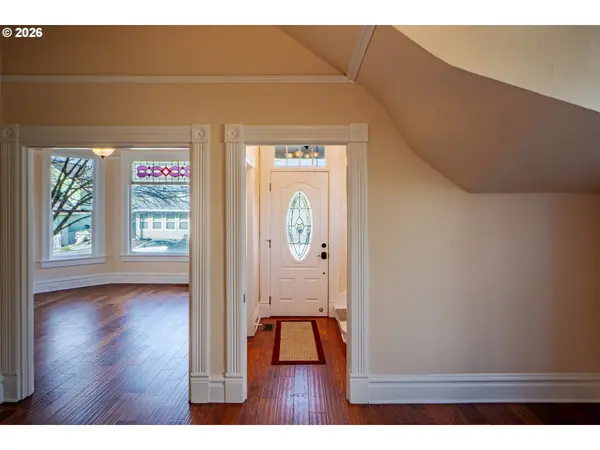 110 W 8TH ST, The Dalles, OR 97058