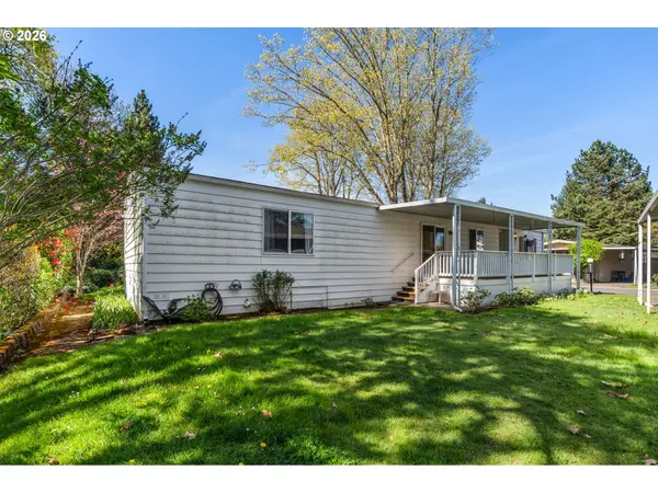 1475 GREEN ACRES RD #8, Eugene, OR 97408