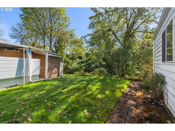 1475 GREEN ACRES RD #8, Eugene, OR 97408