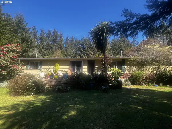 24957 PISTOL RIVER LOOP, Gold Beach, OR 97444