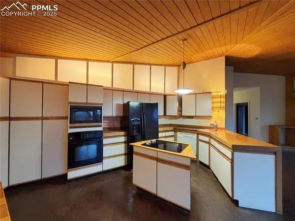 550 Upper Vista RD, Manitou Springs, CO 80829