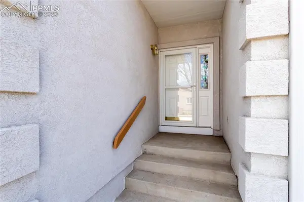 1676 Pinon Glen CIR, Colorado Springs, CO 80919