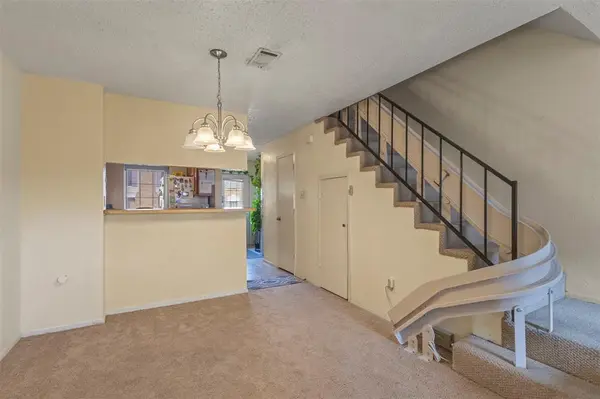 621 Carriagehouse Lane #9F, Garland, TX 75040