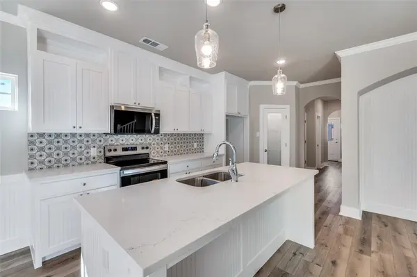 104 Market Street, Lake Dallas, TX 75065