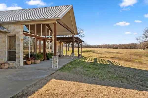 240 Private Road 1613, Mount Pleasant, TX 75455
